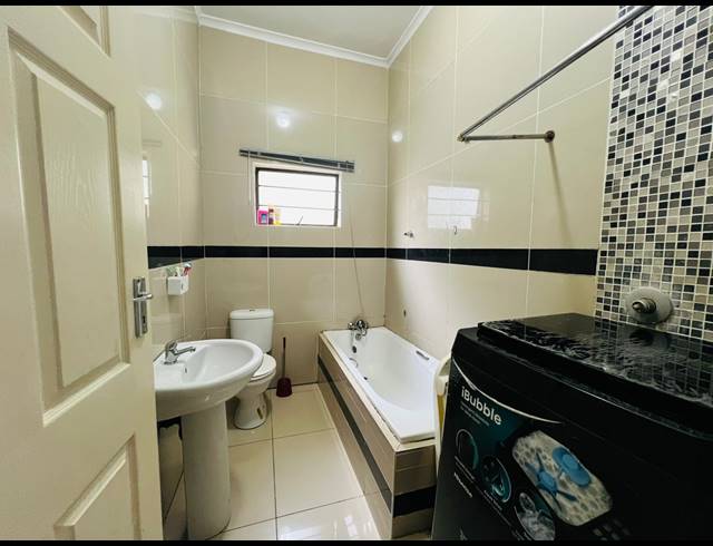 3 BEDROOM HOUSE FOR SALE IN CASTLEHILL